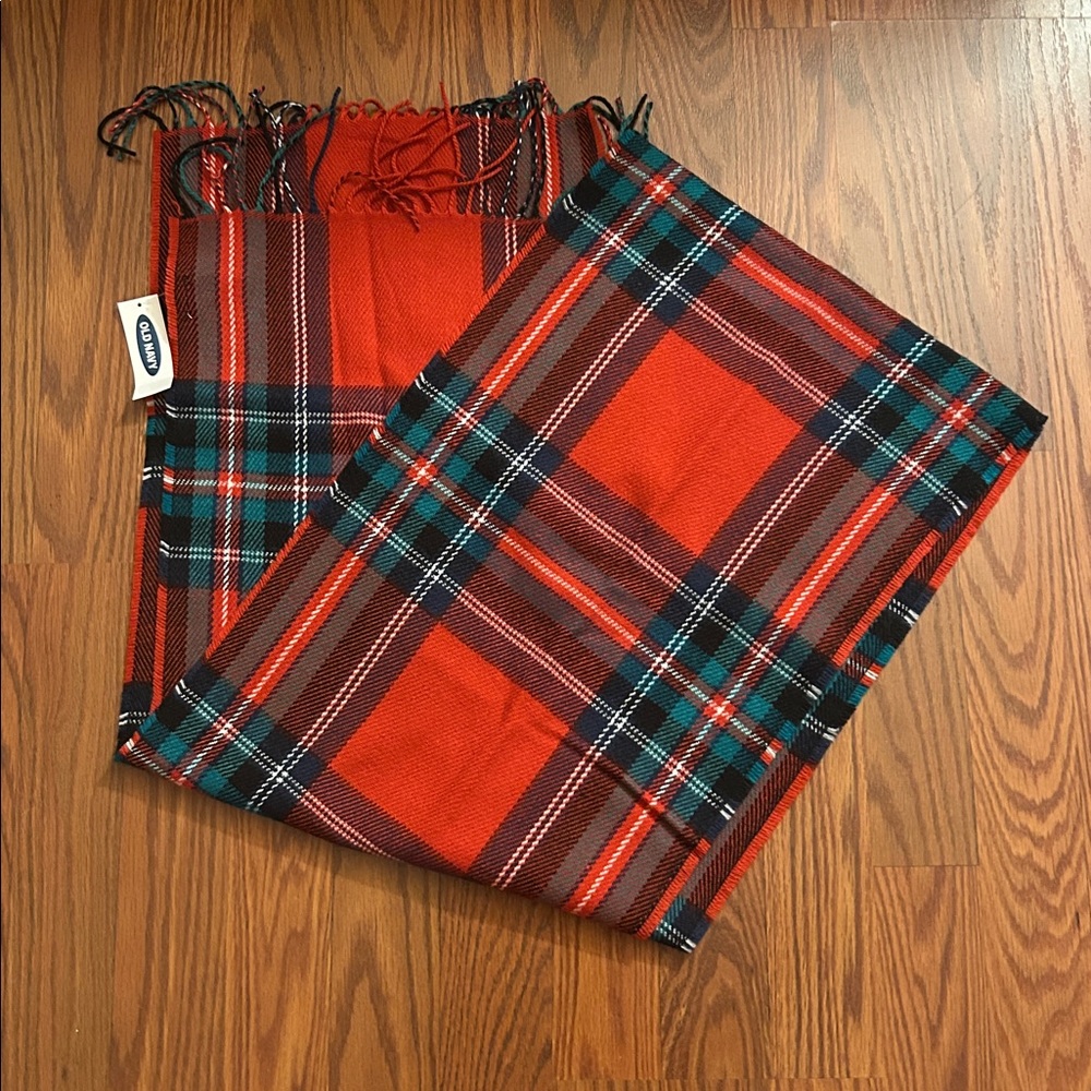Old Navy Red Plaid Scarf - Picture 3 of 9